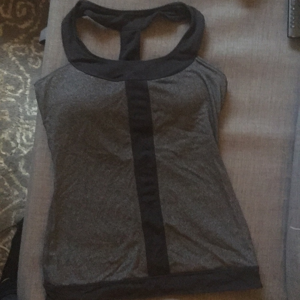 Zobha halter neck yoga top